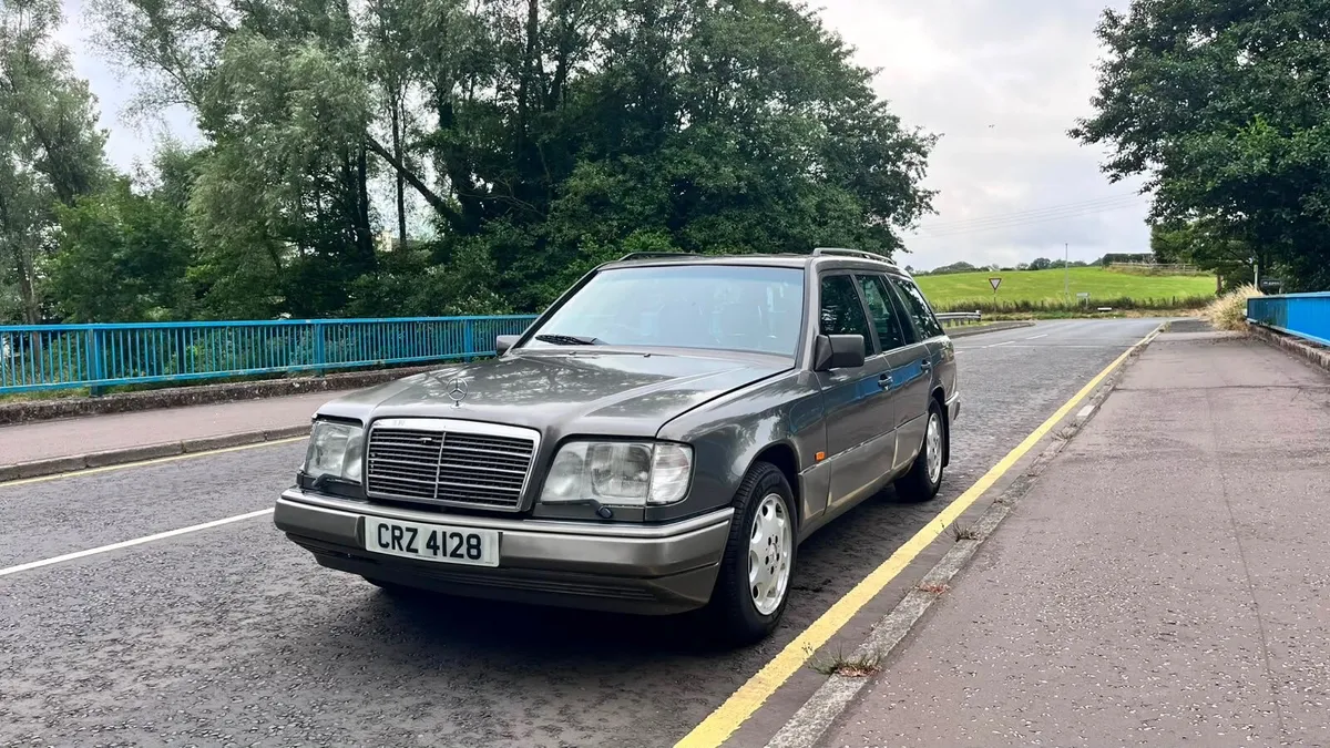 Mercedes-Benz E320 S214 - Image 1
