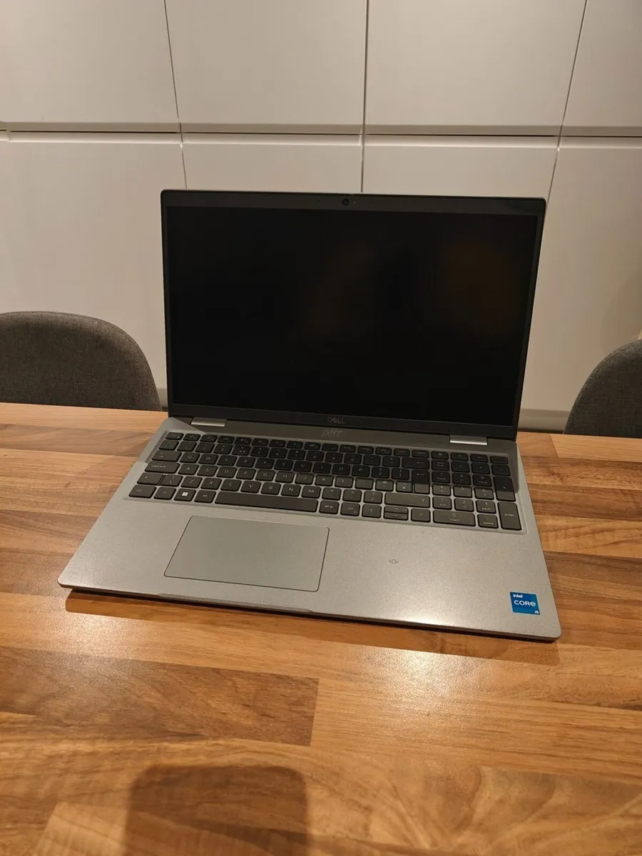 Dell Latitude 5530 | i5 (12th gen) | 16GB | 15.6" - Image 1