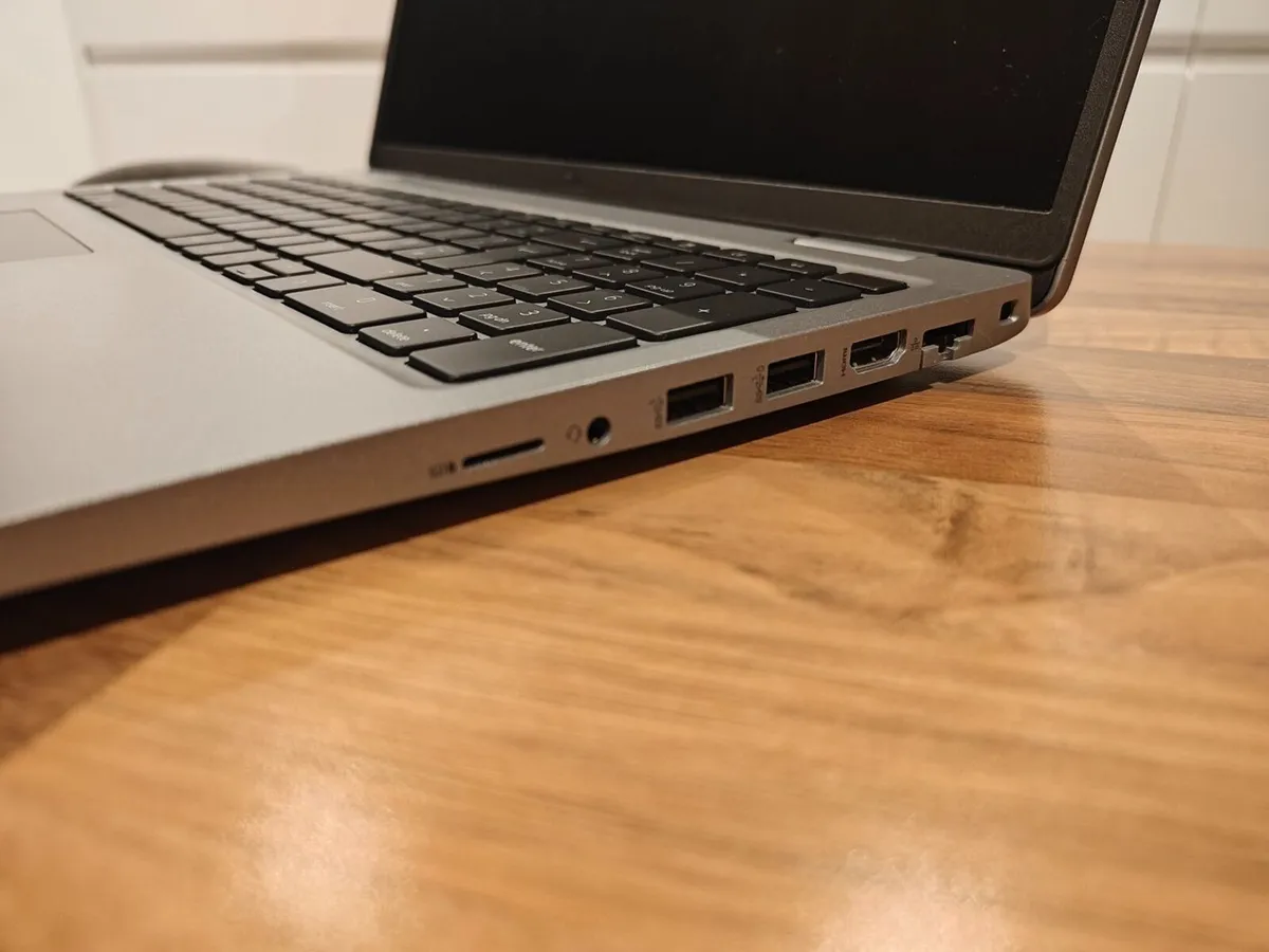 Dell Latitude 5530 | i5 (12th gen) | 16GB | 15.6" - Image 4