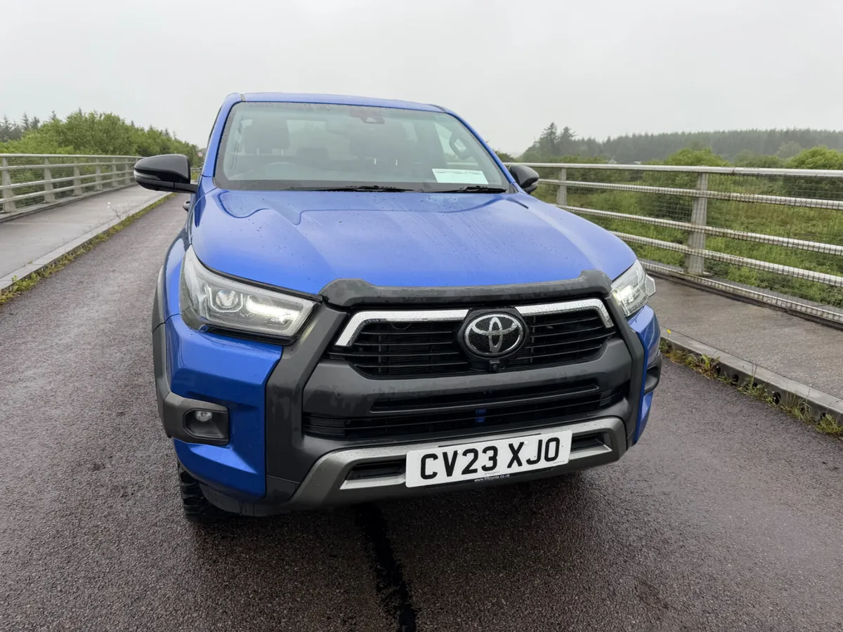 2021 Toyota Hilux Invincible X - Image 3