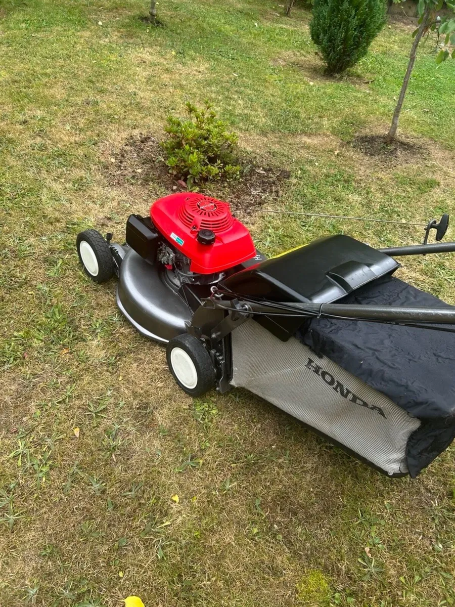 Honda HRD536c lawnmower - Image 3
