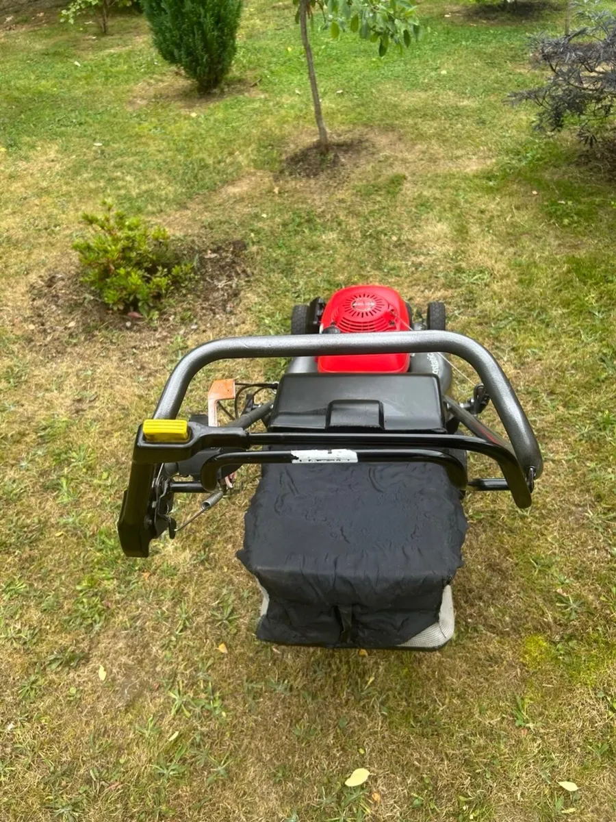 Honda HRD536c lawnmower - Image 4