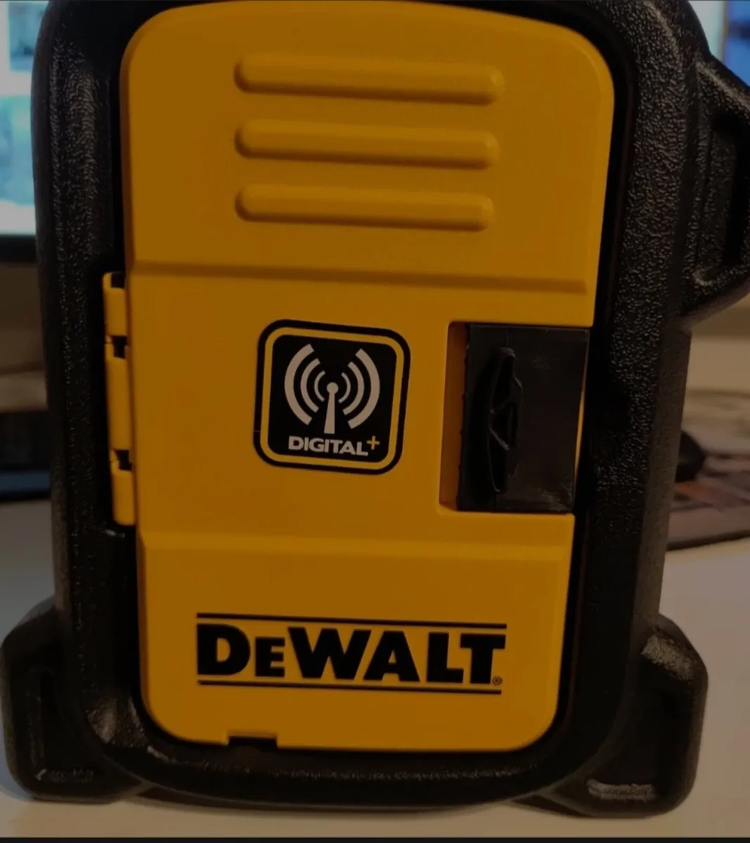 Dewalt site radio - Image 3