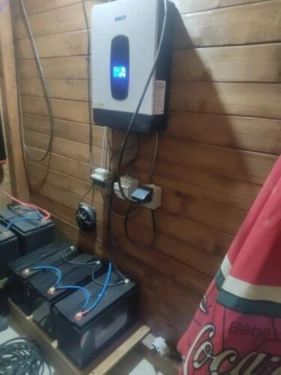 Hybrid Solar Inverter 1.8KW 12V for Barge - Image 1