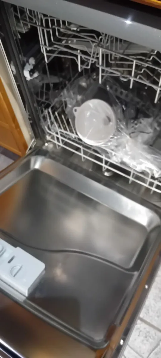 Dishwasher - Image 4