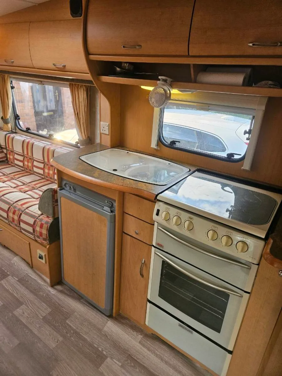 Caravan 2 Berth - Image 2