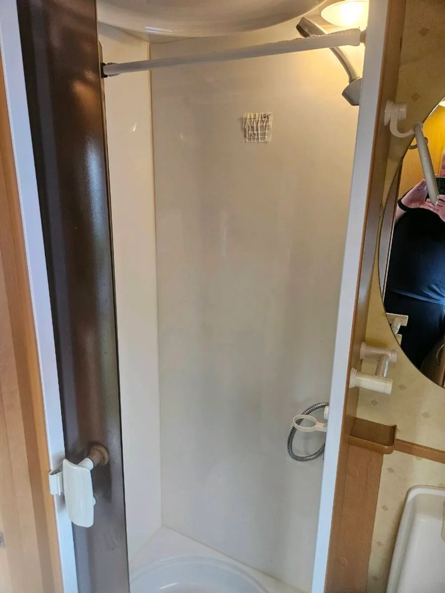Caravan 2 Berth - Image 4