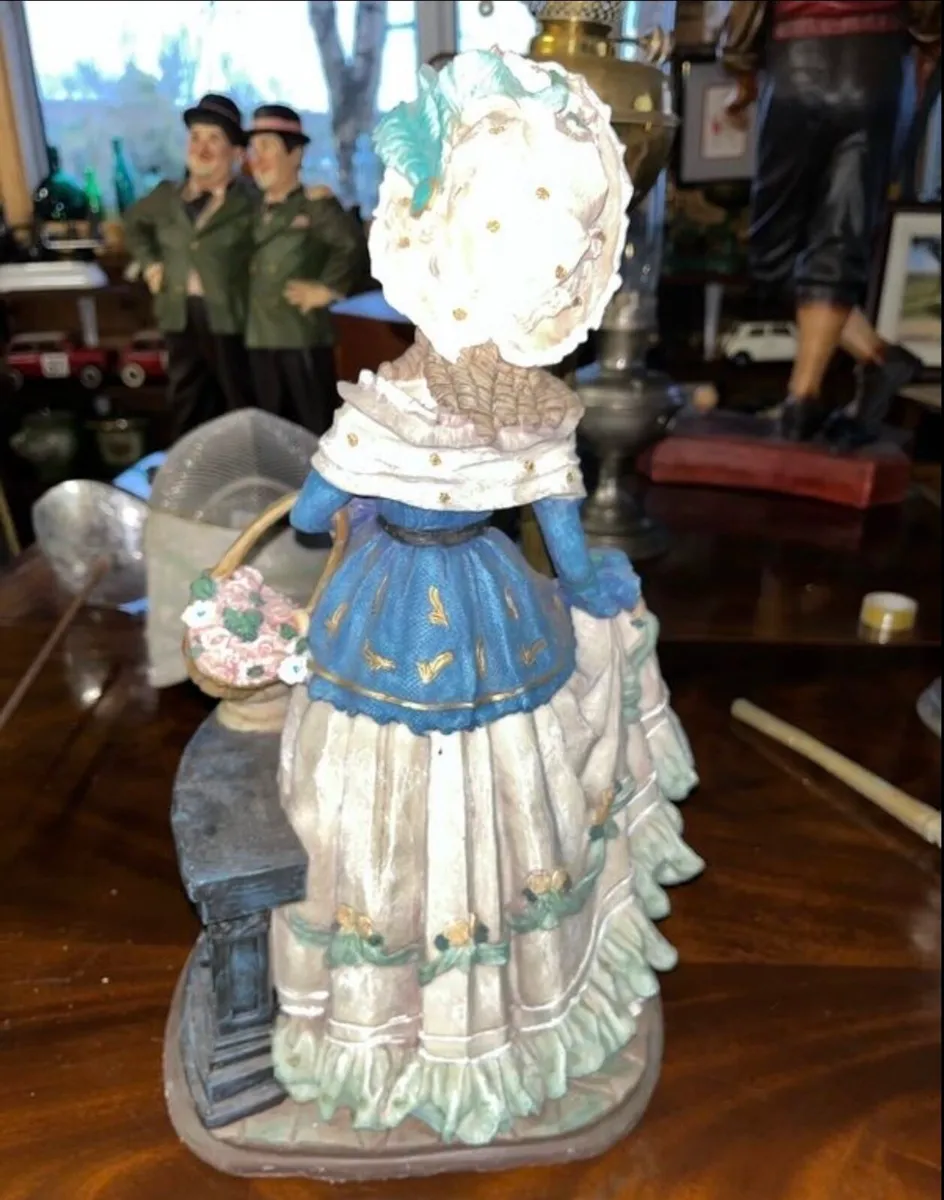 Vintage pair of lady figurines 2 ft high - Image 3