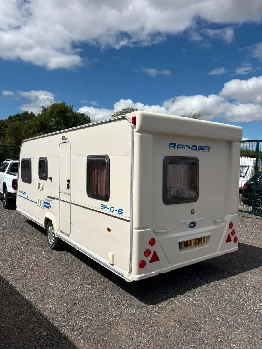 Bailey 6 Berth Fixed Triple Bunkbed Caravan - Image 4