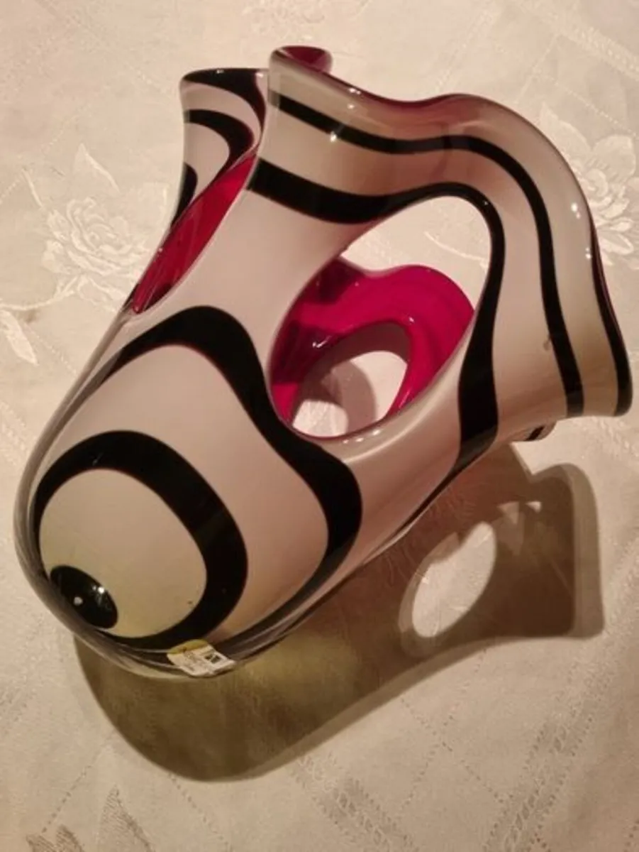 Newgrange Living Red Zebra Vase - Image 4