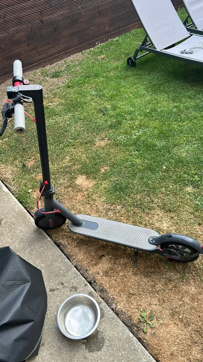 Electric scooter - Image 2