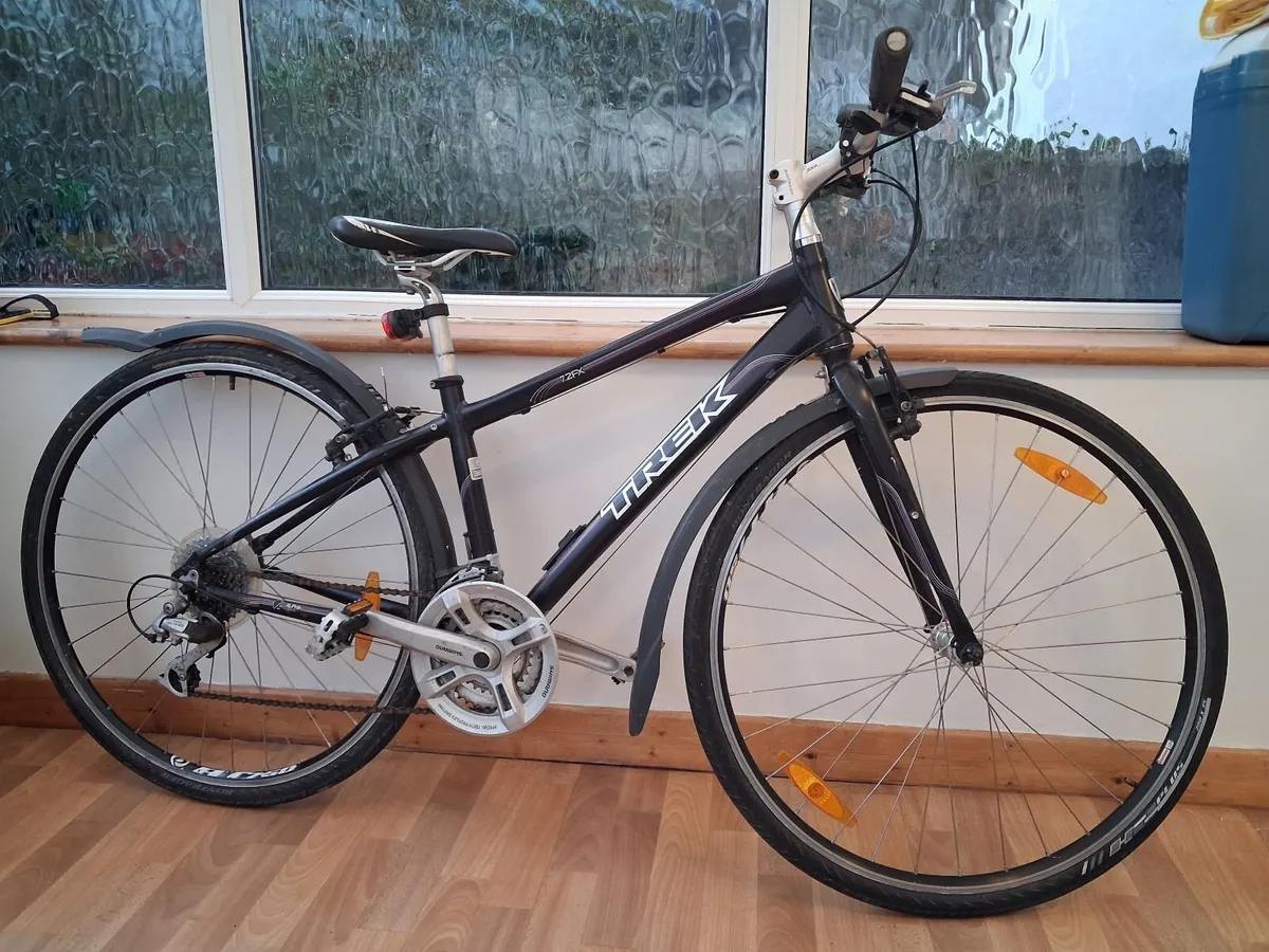 Trek FX2 hybrid bike - Image 1