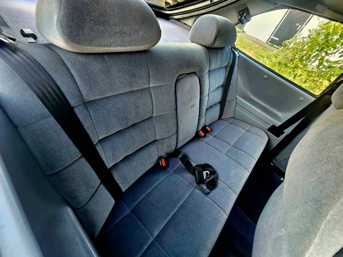1986 Saab 900i 8v Flat-Nose — Unique Diplomatic - Image 4