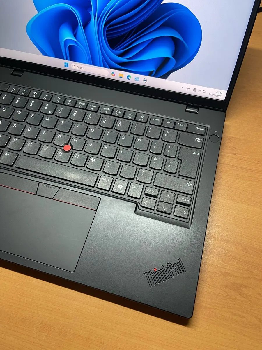 Lenovo Laptop Ryzen 5 pro 16-256 windows - Image 2