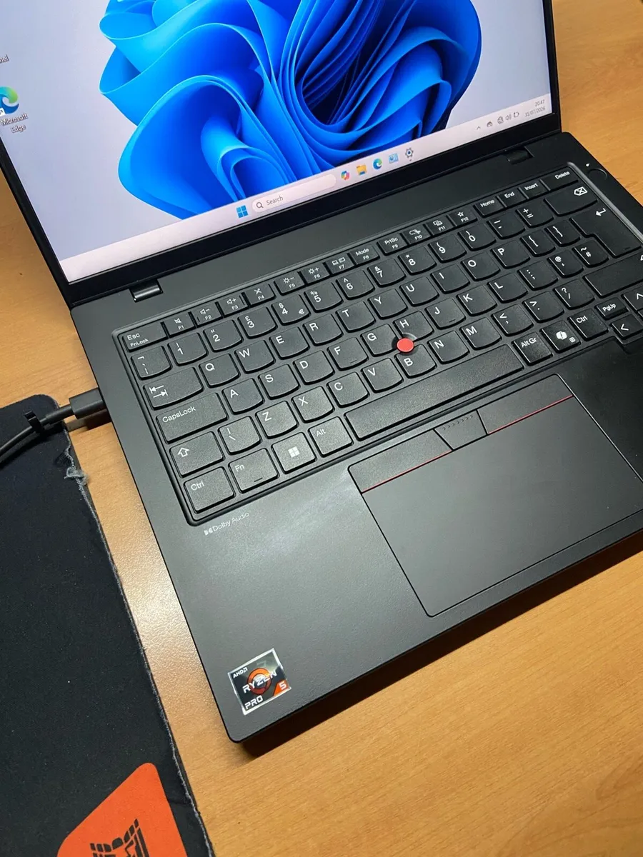 Lenovo Laptop Ryzen 5 pro 16-256 windows - Image 3