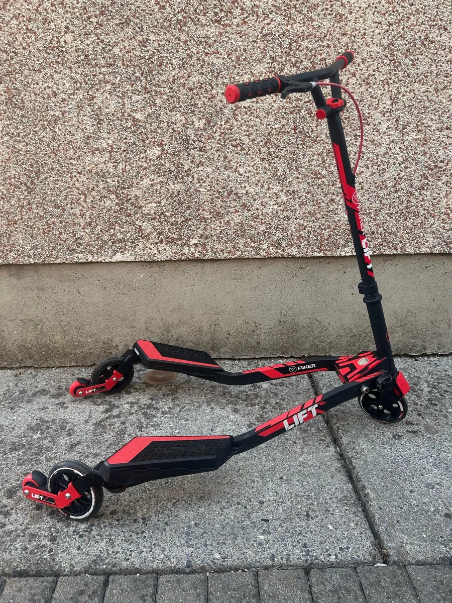 Y Fliker Lift - Image 1