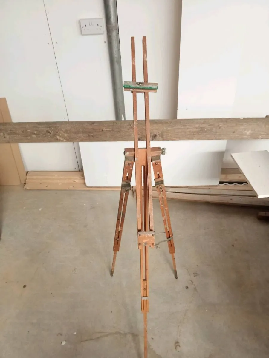 Old fold away easel - Image 4