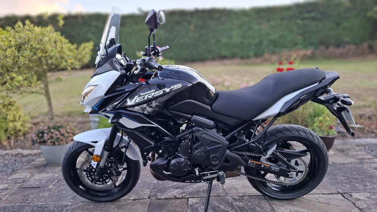 KAWASAKI VERSYS 650 2022 MINT CONDITION - Image 2