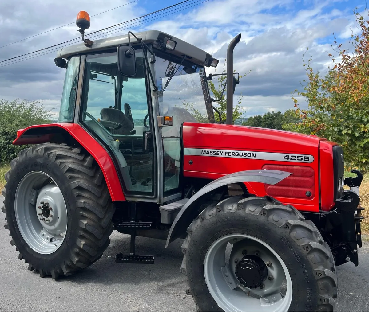 Massey Ferguson 4255 - Image 1