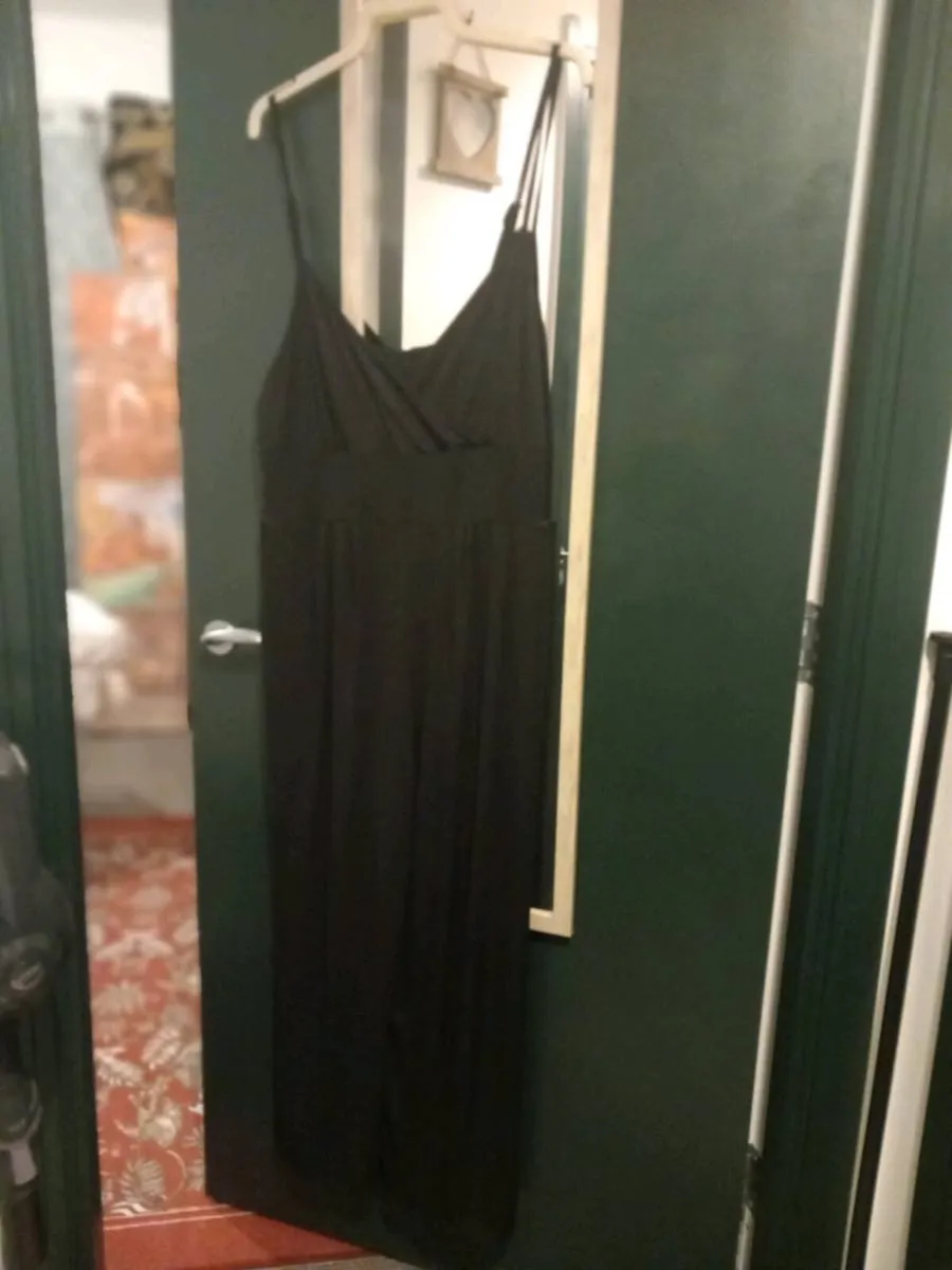 Clothes - Image 4