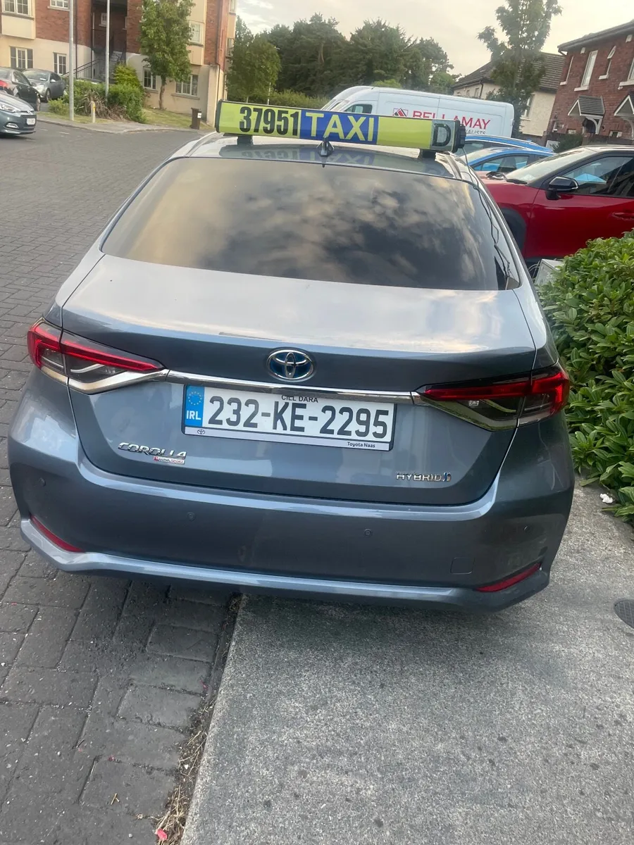 Taxi car for rent - Image 2