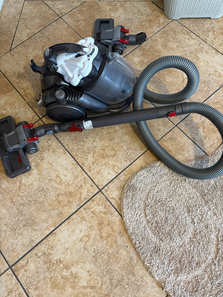 Dyson Hoover excellent condition p.m. - Image 3