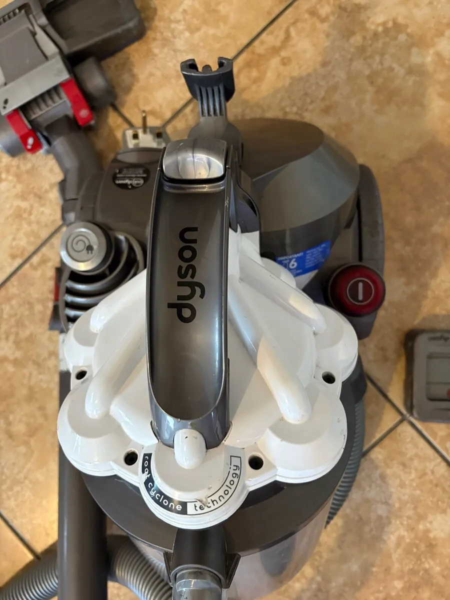 Dyson Hoover excellent condition p.m. - Image 4