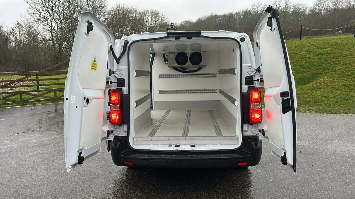 VB - 2023 Vauxhall Vivaro Refrigerated Van - Image 2