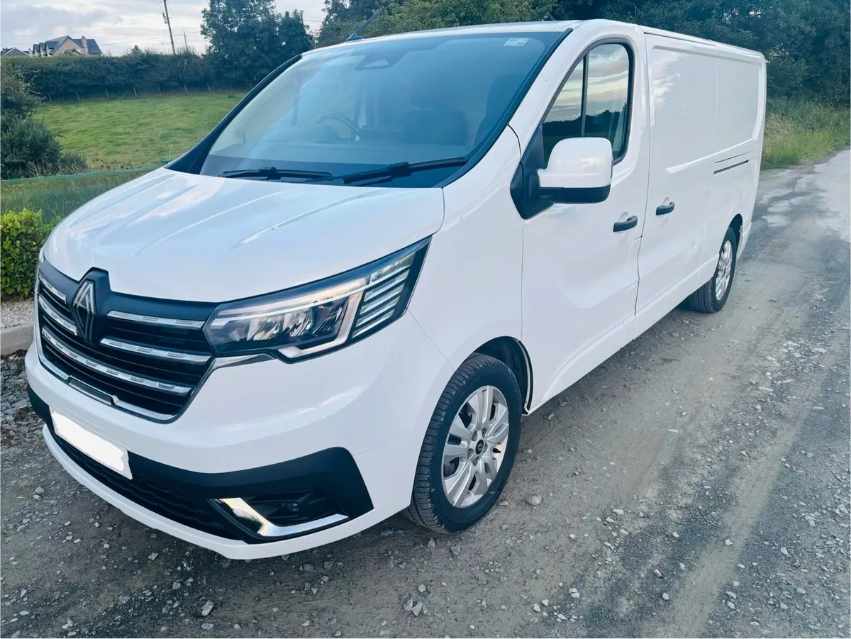 242 Renault Trafic LL30 Extra 2024 - Image 2