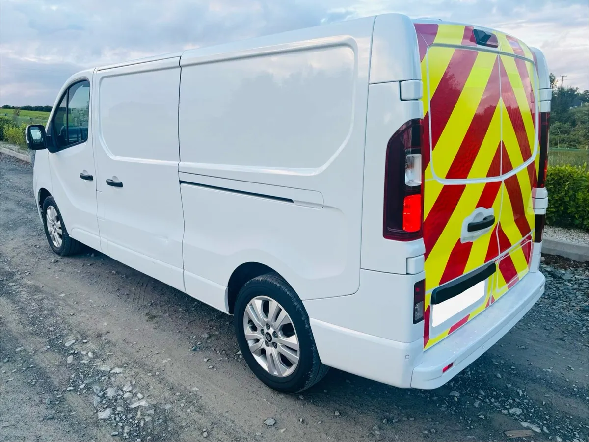 242 Renault Trafic LL30 Extra 2024 - Image 3