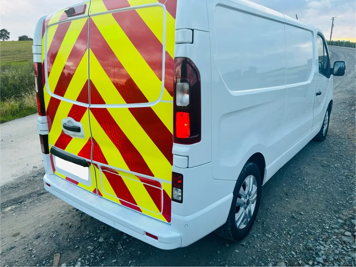 242 Renault Trafic LL30 Extra 2024 - Image 4