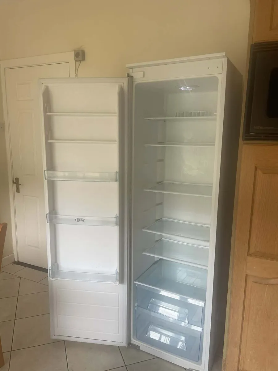 Belling tall integrated fridge - Image 2