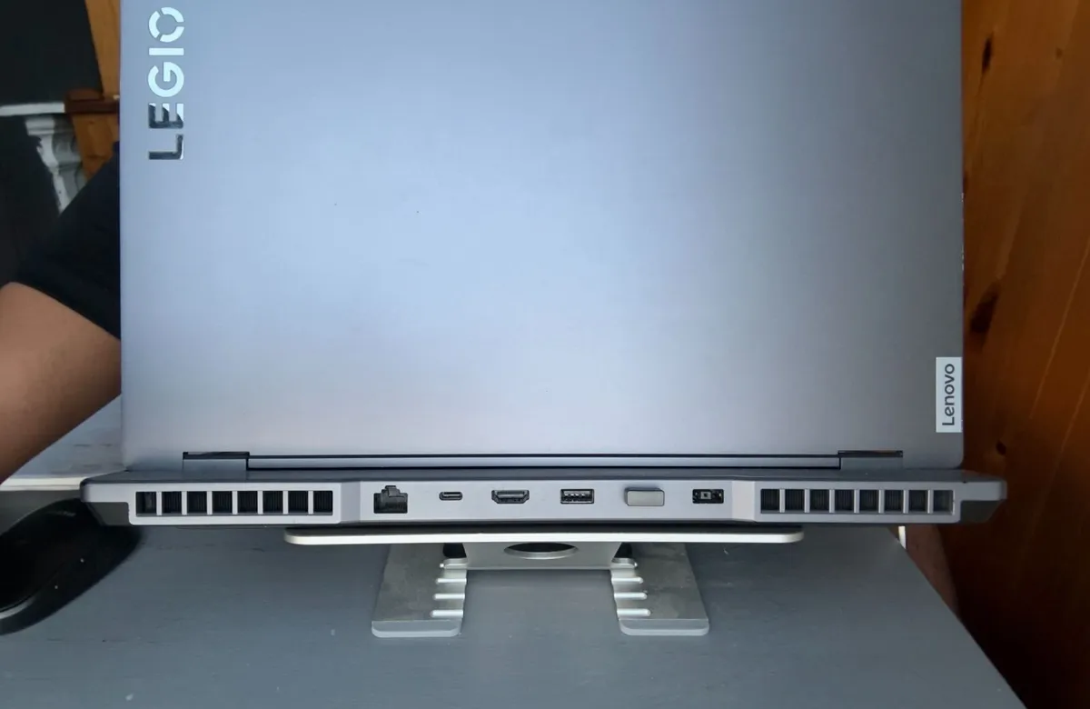 Laptop - Image 3