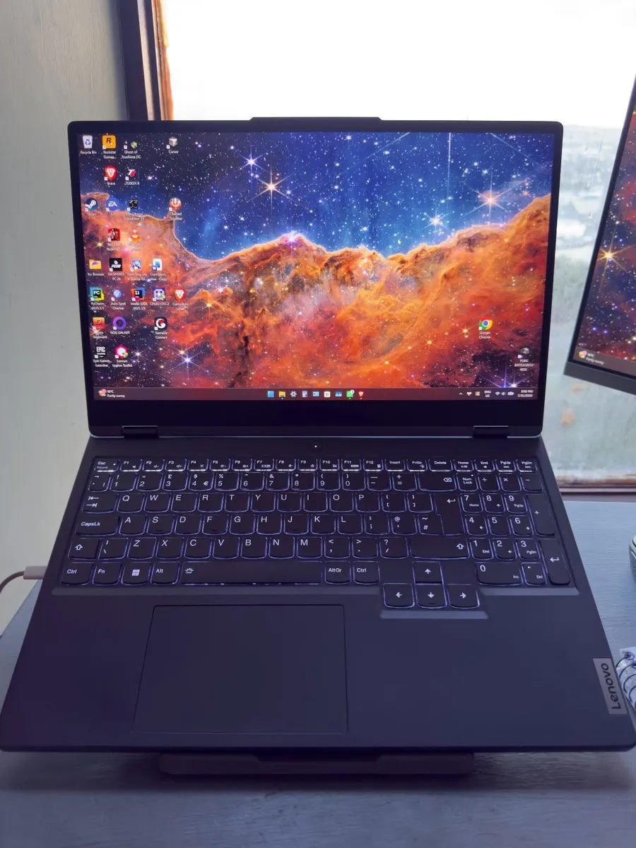 Laptop - Image 1