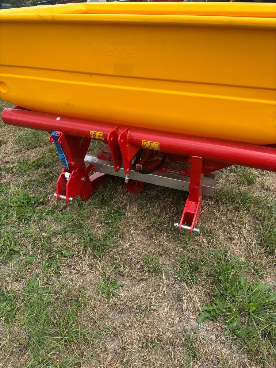 Teagle fertilizer spreader - Image 4