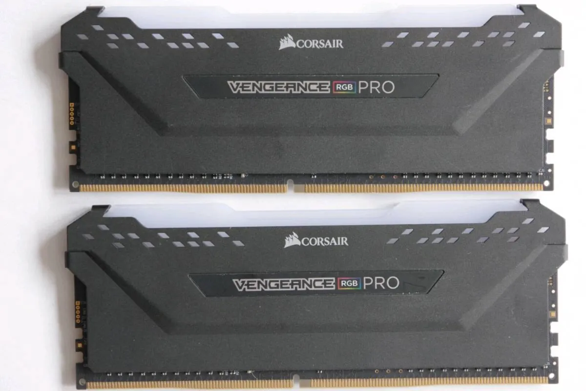 2x8 GB DDR4 3200 MHz Ram Corsair Vengeance RGB PRO - Image 3