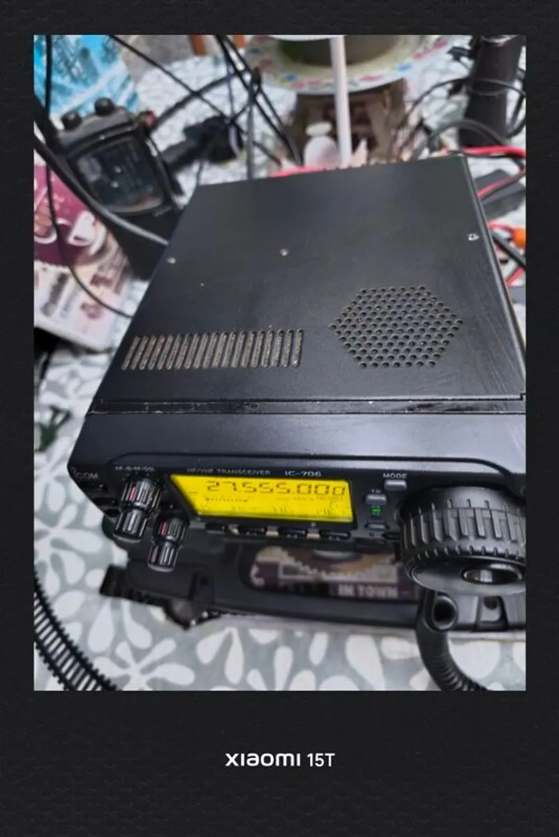 Icom ic-706 MK1 Amateur Transceiver - Image 2