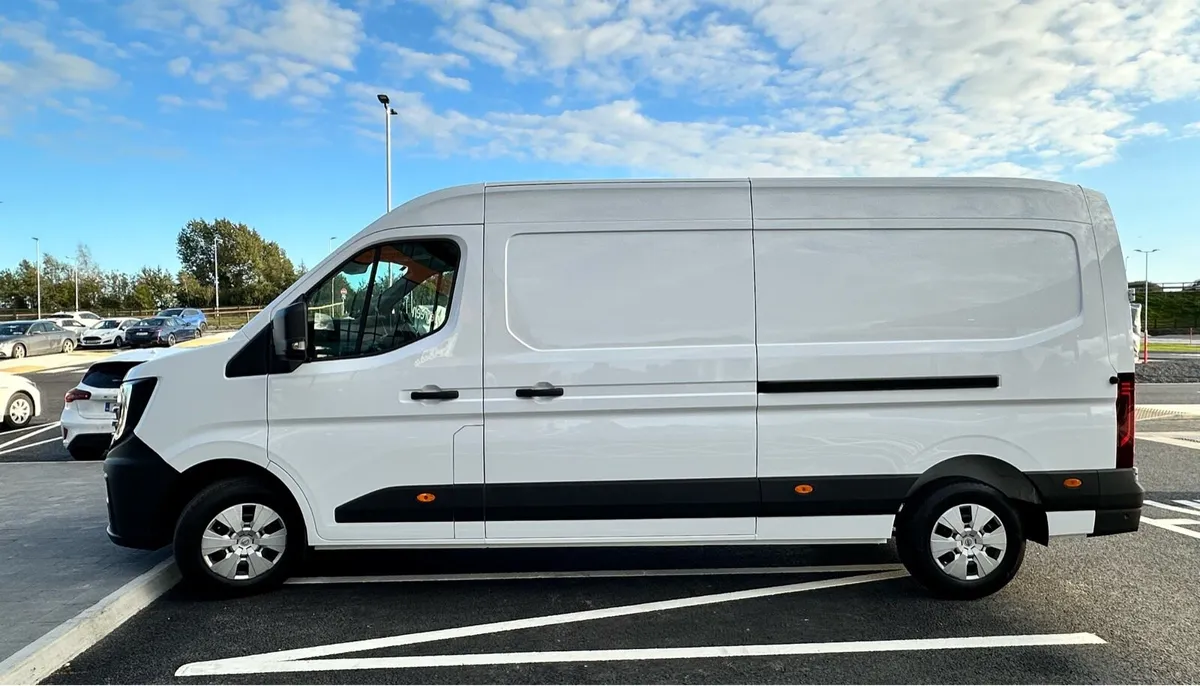 Nissan Interstar L3H2, 170Bhp, Automatic - Image 2