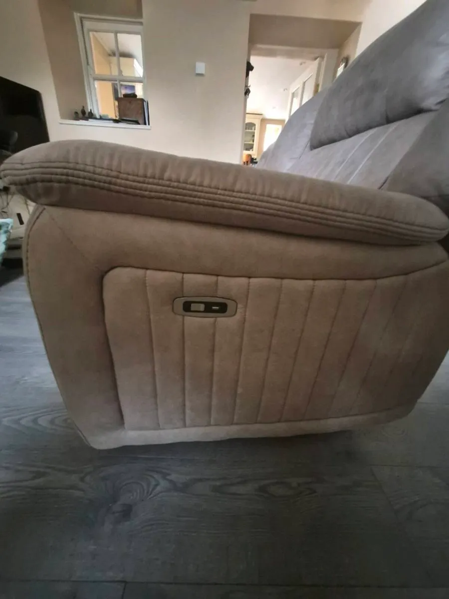 2 Seater Electric Recliner - Image 4
