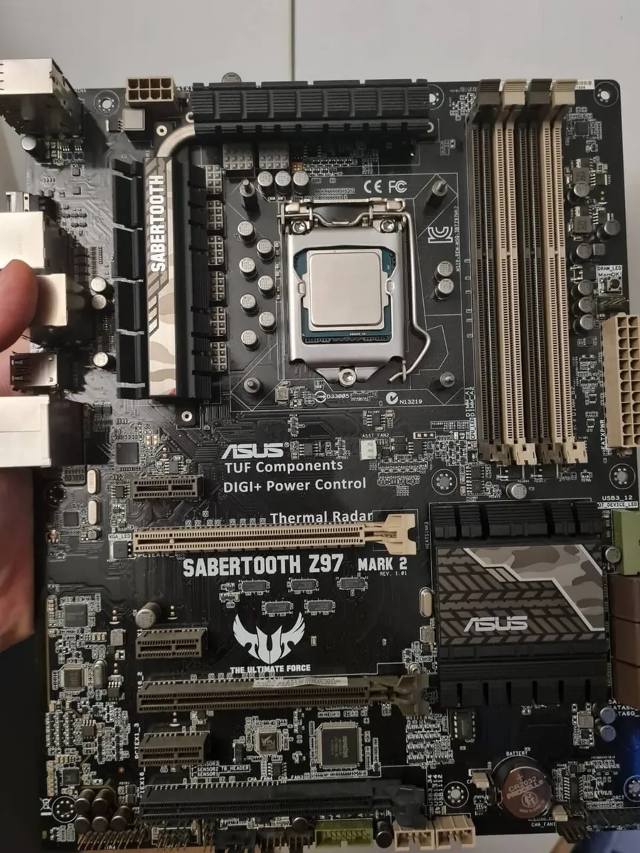 Motherboard: ASUS SABERTOOTH Z97 MARK 2 + CPU - Image 1
