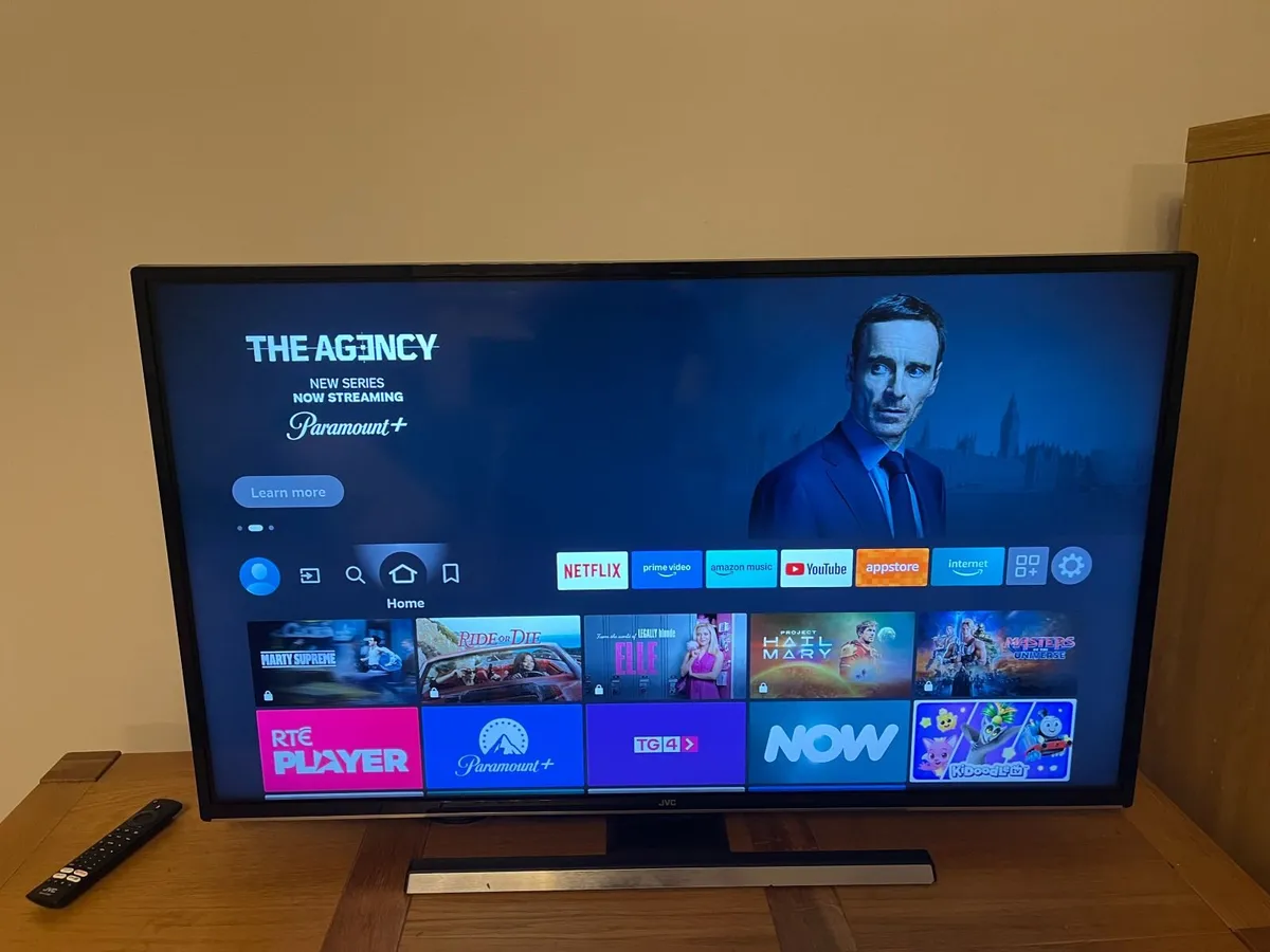 JVC LT-40CF890 Fire TV Edition 40'' Smart 4K Ultra - Image 1