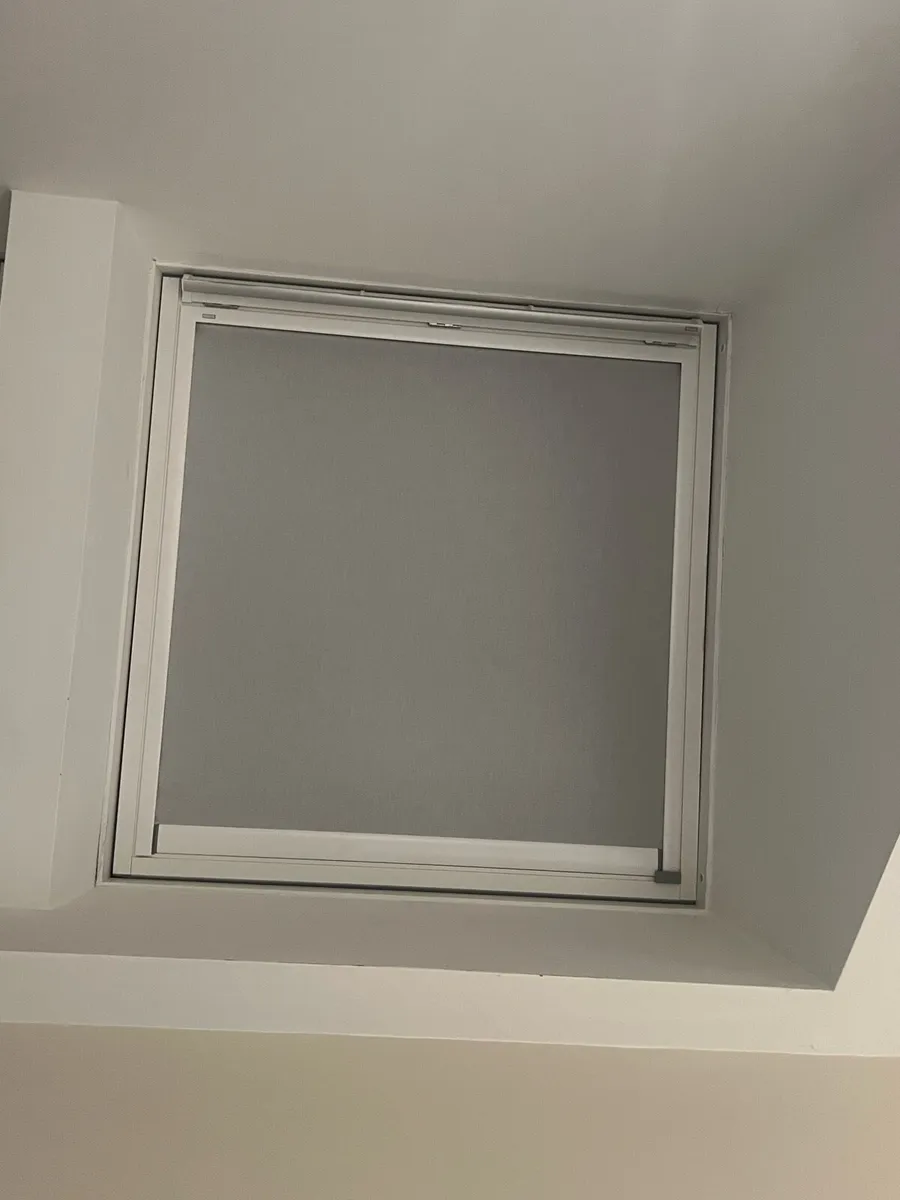 Velux solar powered blind - Image 1