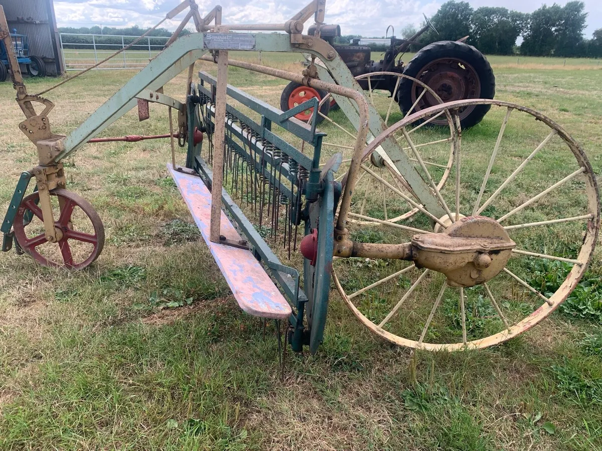 Vintage hay turner - Image 2