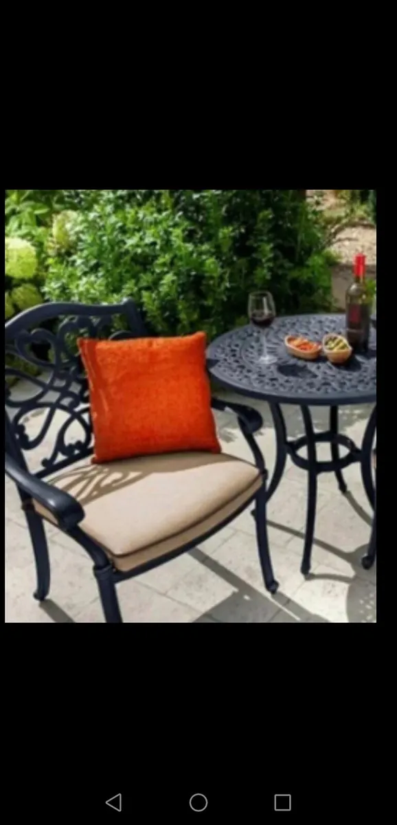 *CLEARANCE* Brand New Hartman Cast Alum Bistro Set - Image 2