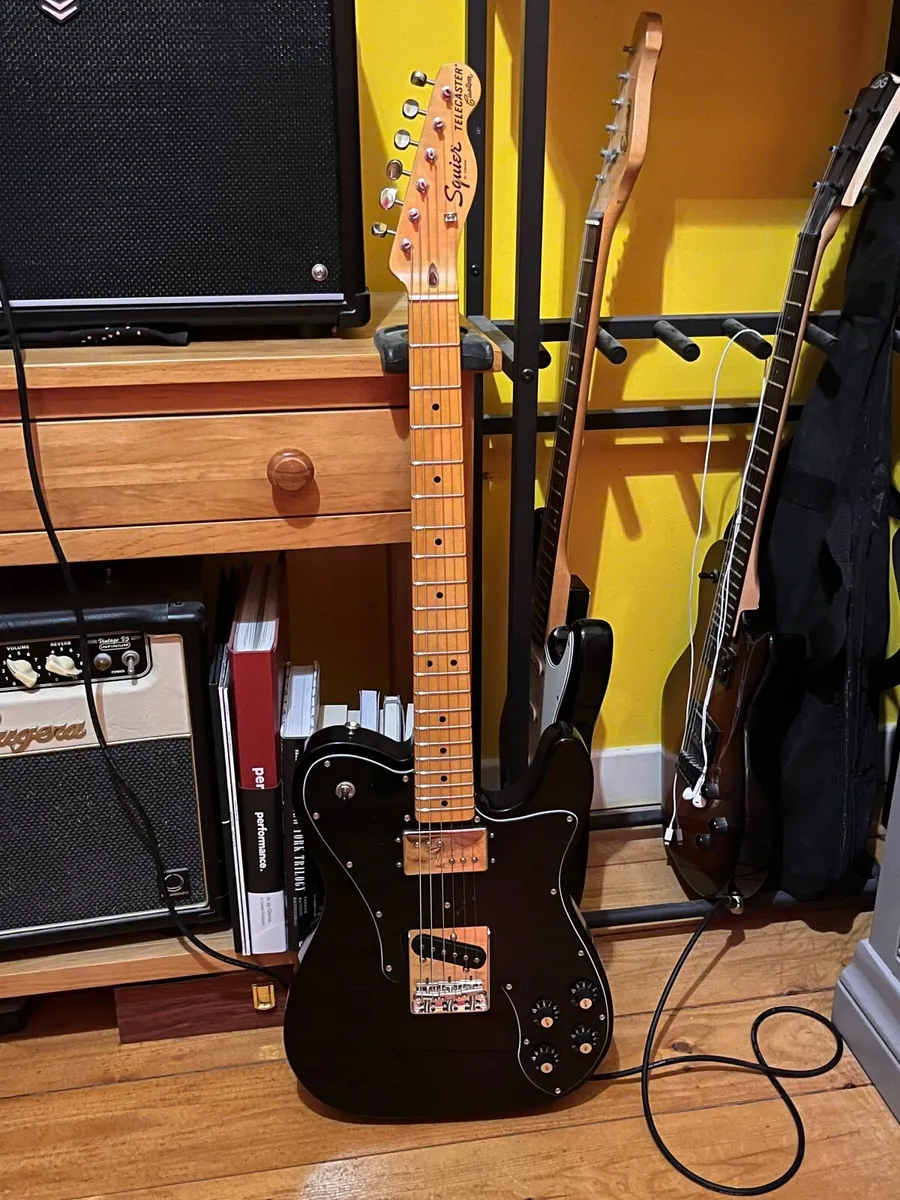 Electric Guitar - Image 1