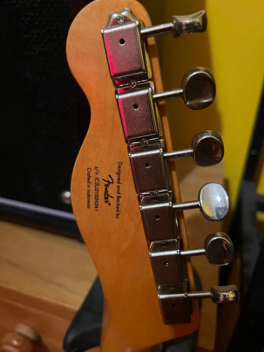 Electric Guitar - Image 2