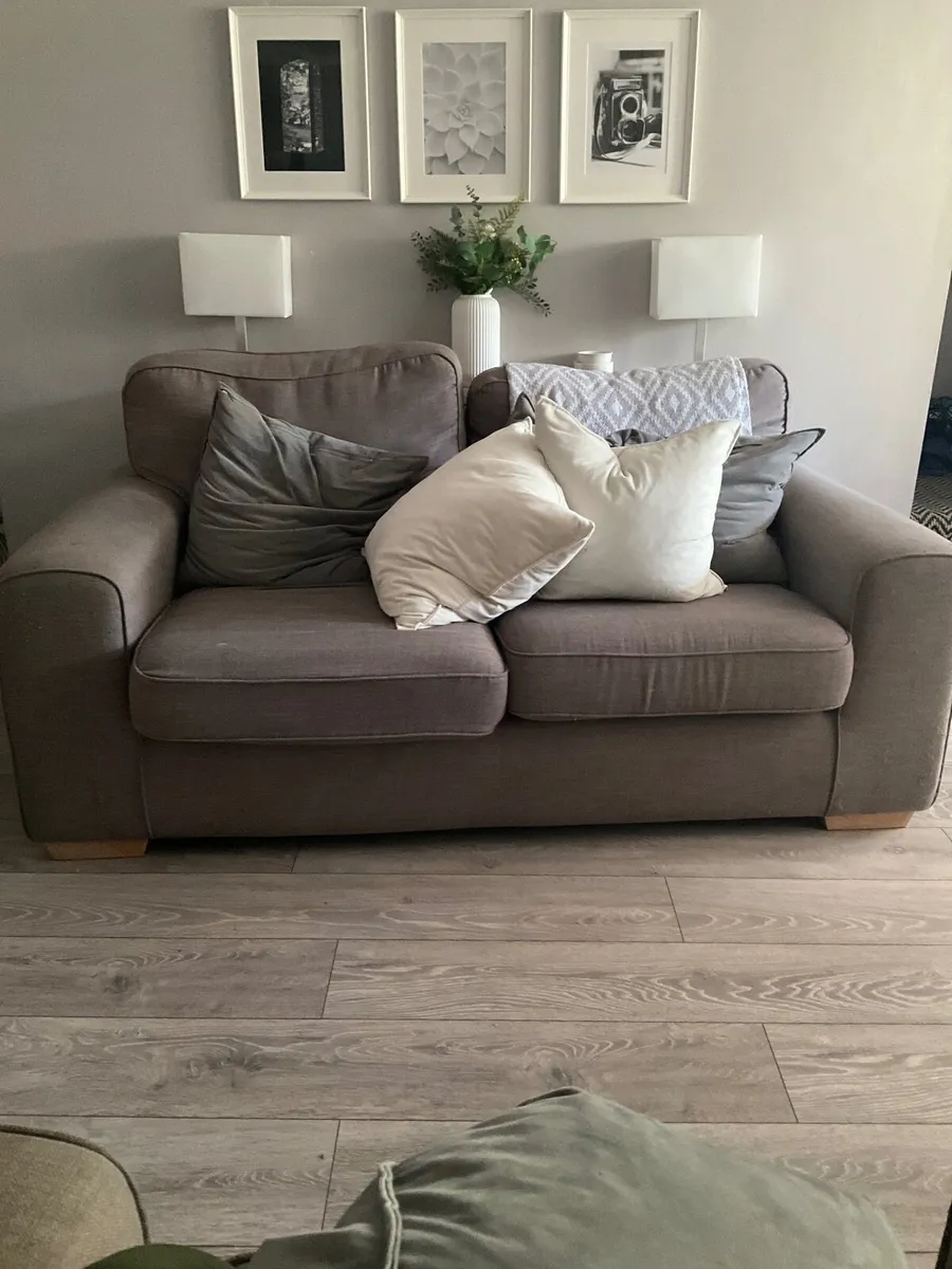 Sofa and two armchairs - Image 1