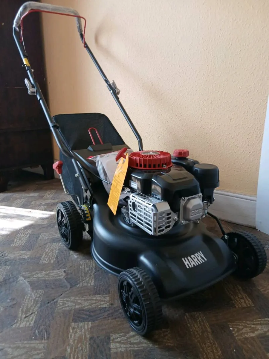 Harry midi brand new lawnmower 43cm cut - Image 1