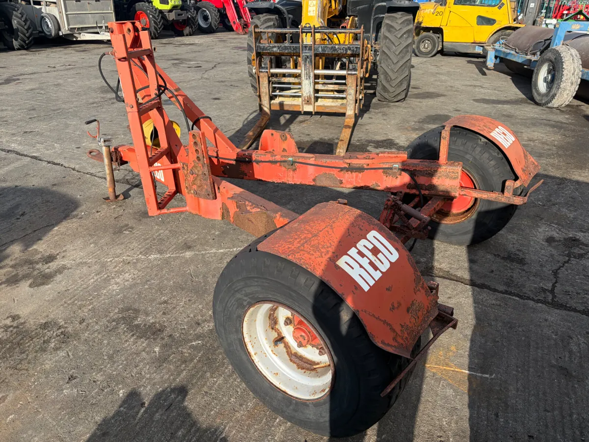 Fertiliser Spreader Buggy - Image 3