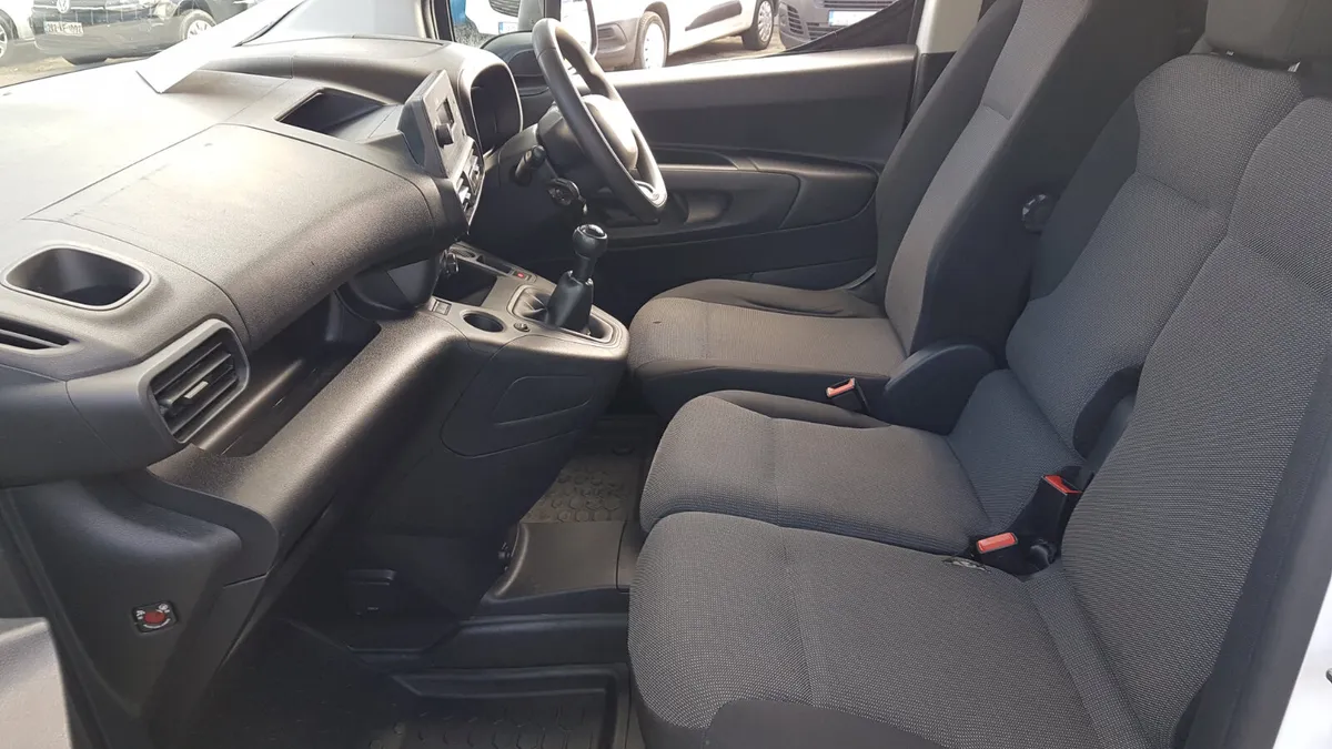 Citroen Berlingo 212D LOW KM MINT VAT INVOICE - Image 4